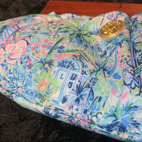 Lilly Pulitzer limited edition purse - Picture 3 of 4